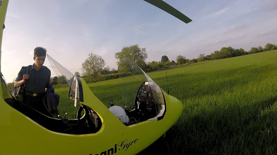 School pickup in a gyroplane