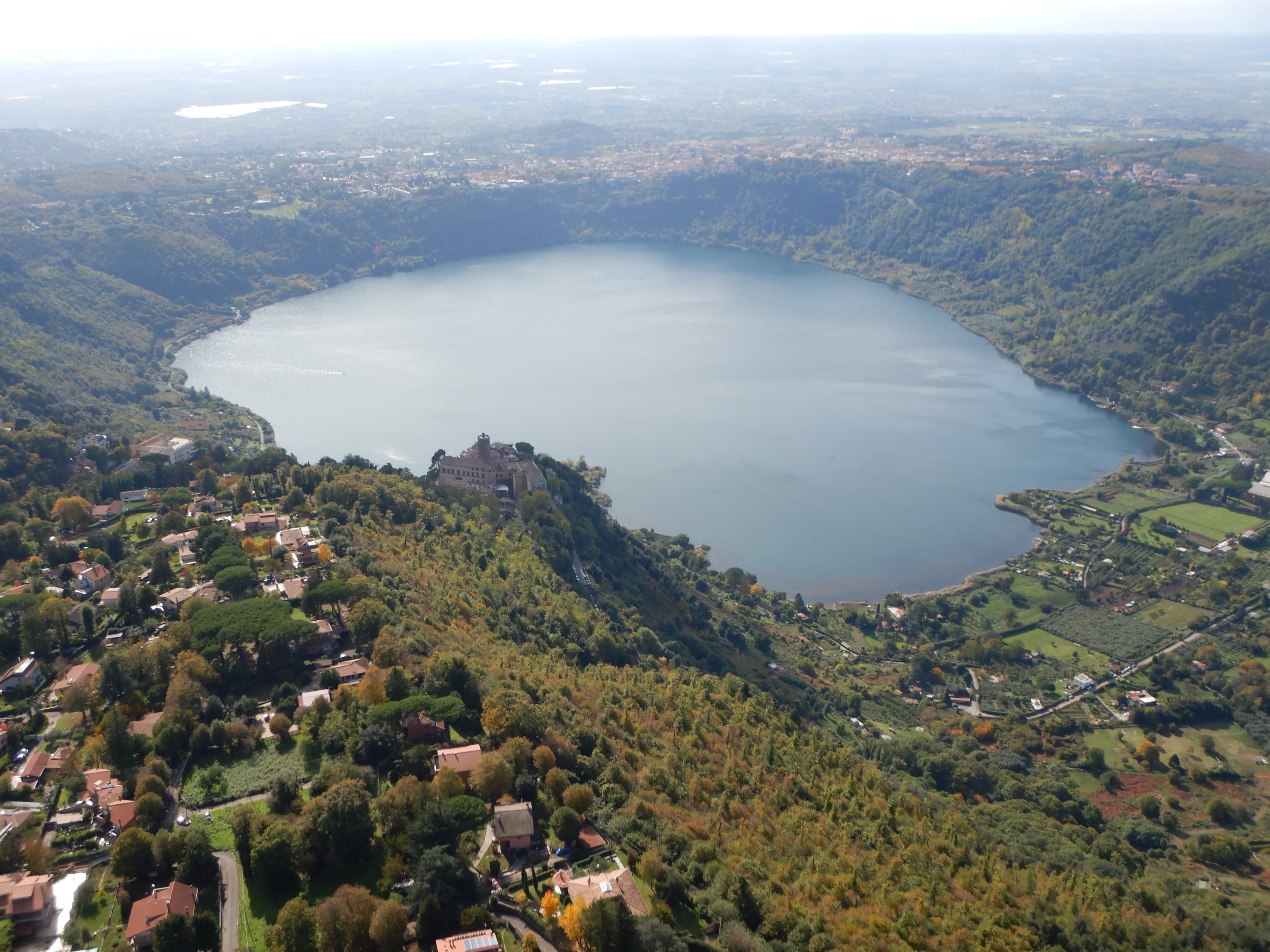 DIE SPEKTAKULÄREN SEEN IN DER NÄHE VON ROM