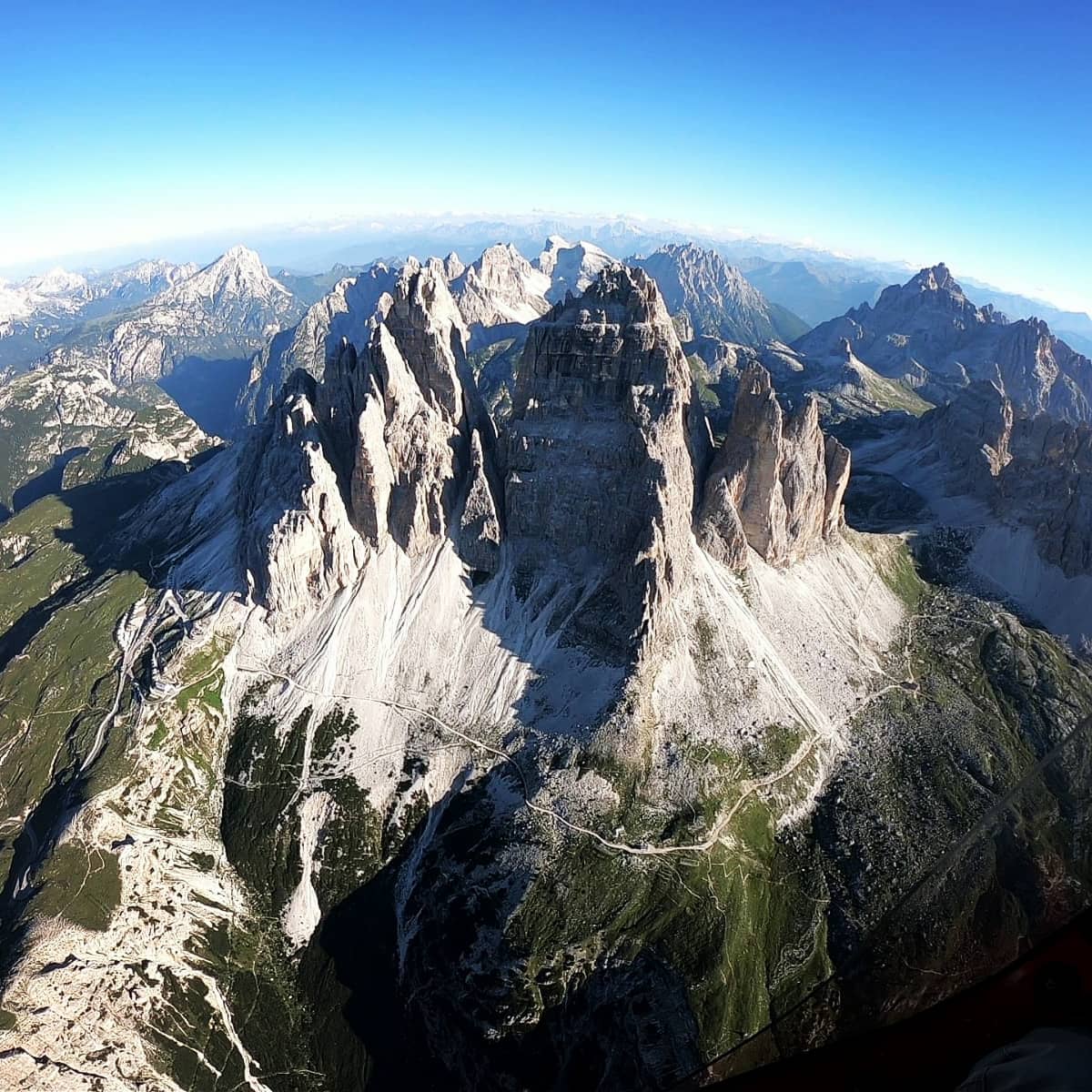 Sorvolo delle Tre Cime di Lavaredo 